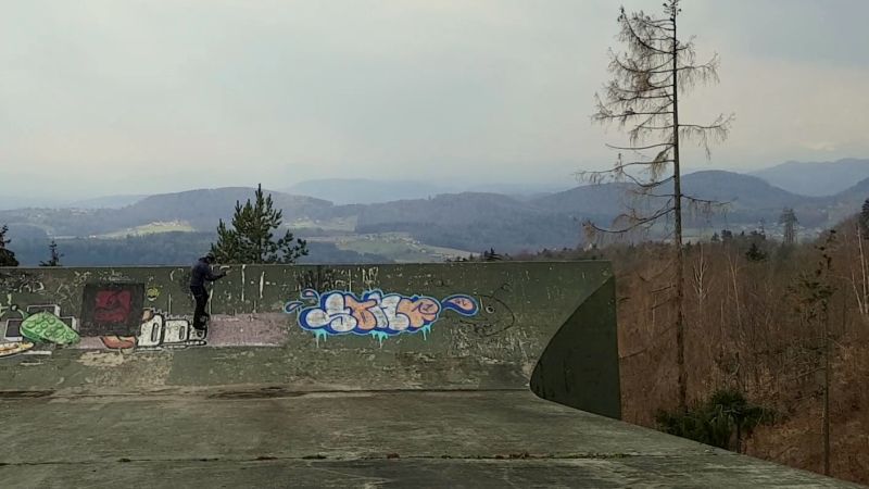 0_1459670994226_Halfpipe - riding up.jpg